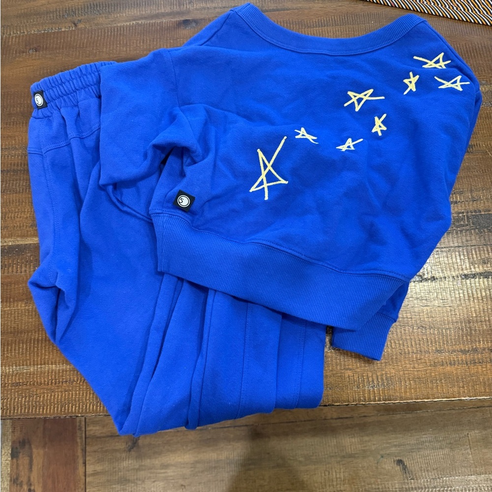 Five dancewear Blue Kids matching sweats and sweatshirt